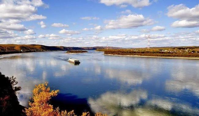黑龙江冬日暖意，冰封友谊下的日常奇遇