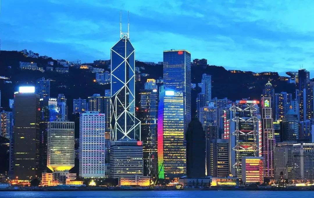 香港，东方明珠的光彩与脉搏